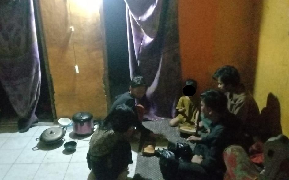 Jatuh Miskin & Depresi, 8 Orang Berdesakan di Rumah 4x5 M