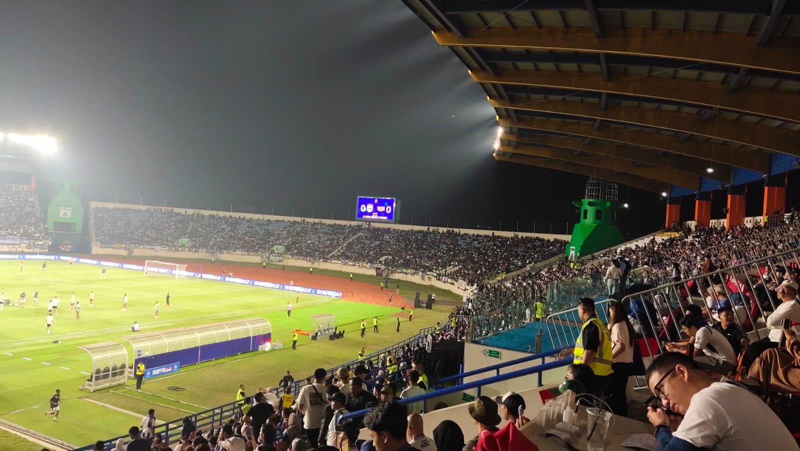 Atmosfer Si Jalak Harupat Bikin Melbourne Victory Tak Sabar Bertarung