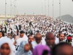 ratusan-ribu-jemaah-haji-di-jembatan-jamarat_20150928_140817.jpg