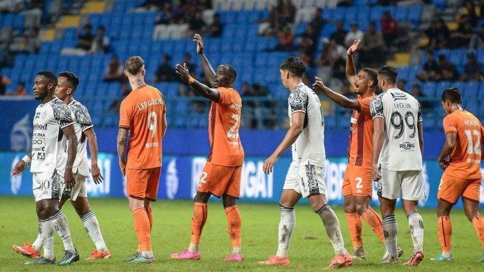 Aksi para pemain Borneo FC melawan Bali United pada pekan ketiga Liga 1, Selasa (27/8/2024) malam WIB.