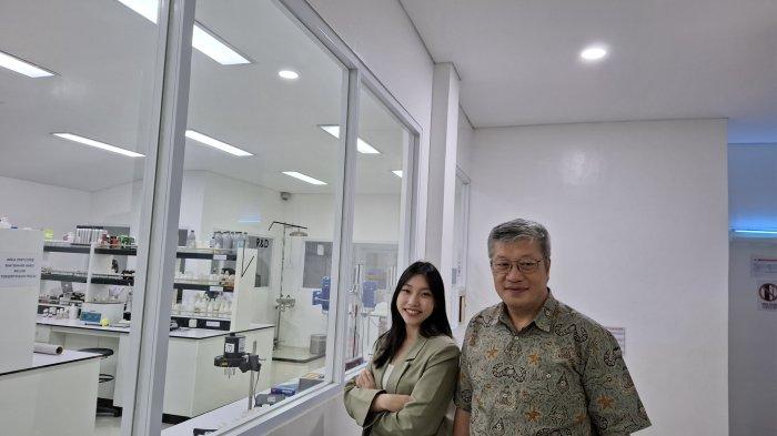 Marketing Manager Diary, Angeline Lam bersama Founder Diary, Rudianto saat dijumpai di kantornya di Bekasi, Jawa Barat.