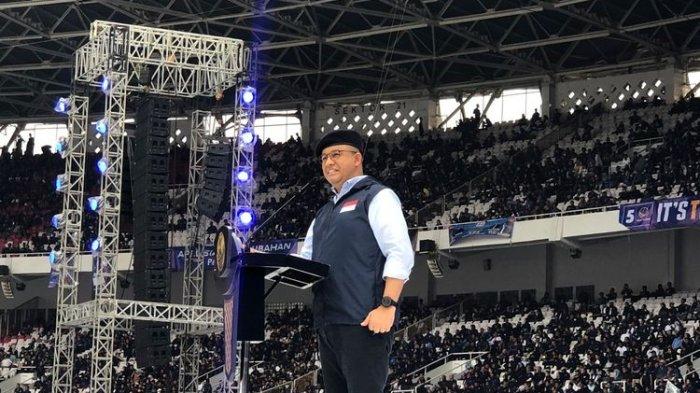 Bakal calon presiden (bacapres) Partai Nasdem Anies Baswedan saat memberikan pidato politik dalam acara Apel Siaga Perubahan Partai Nasdem di Stadion Utama Gelora Bung Karno (SUGBK), Senayan, Jakarta, Minggu (16/7/2023).