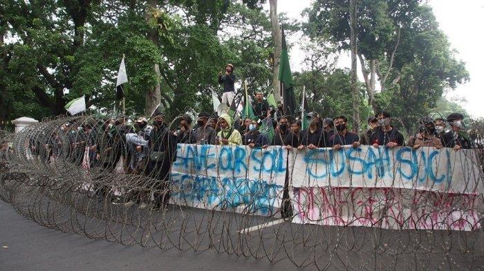 Demo langsung Jakarta pengunjung berpartisipasi