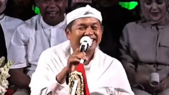 Gubernur Jawa Barat Dedi Mulyadi menanggapi banyaknya julukan yang diberikan kepadanya.