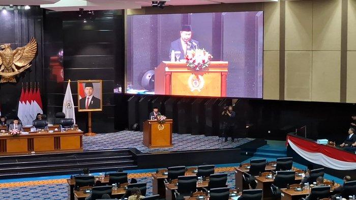 Anggota DPRD DKI Jakarta Fraksi PSI Bun Joi Phiau dalam rapat paripurna yang berlangsung pada Senin (16/6/2025).
