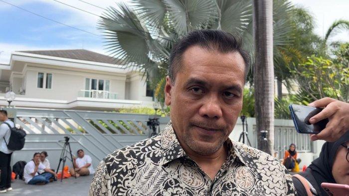 STAFSUS BIDANG KOMUNIKASI PUBLIK - Staf Khusus Bidang Komunikasi Publik dari Gubernur DKI Jakarta Pramono Anung, Chico Hakim saat ditemui di Wihara Ekayana Arama di kawasan Kebon Jeruk, Jakarta Barat, Senin (12/5/2025).