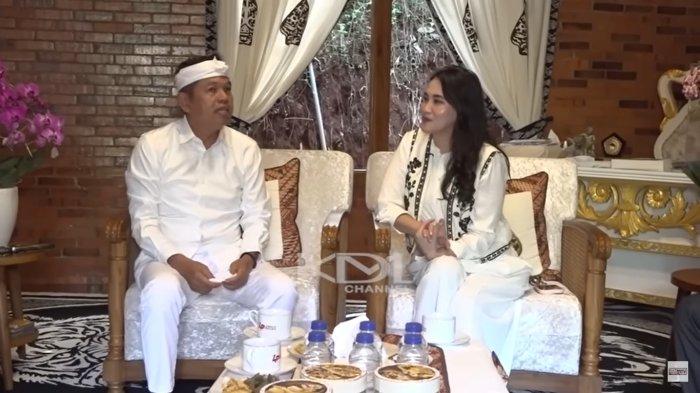 DEDI DAN SHERLY BICARA KEPUASAN PUBLIK - Gubernur Jawa Barat Dedi Mulyadi dan Gubernur Maluku Utara Sherly Tjoanda bicara tingkat kepuasan publik, di kediaman Dedi di Lembur Pakuan, Subang. Pertemuan tersebut ditayangkan di Youtube @KANGDEDIMULYADICHANNEL Minggu (8/6/2025) malam