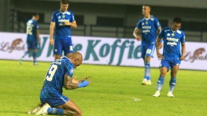 Penyerang Persib Bandung, David da Silva meratapi nasib karena gagal menciptakan gol di Liga 1.