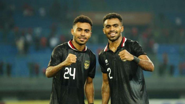 Duo kembar Yakob Sayuri dan Yance Sayuri di Timnas Indonesia.