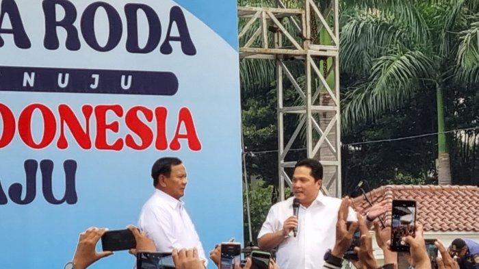Erick Thohir mendampingi Prabowo Subianto saat menghadiri deklarasi relawan OjolET di Lapangan Banteng, Jakarta Pusat, Jumat (19/1/2024).