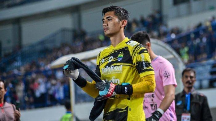 Fitrul Dwi Rustapa kiper Persib di Stadion Gelora Bandung Lautan Api (GBLA).