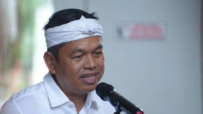 GUBERNUR KONTEN - Gubernur Jawa Barat terpilih, Dedi Mulyadi memberikan keterangan pers seusai menjalani pemeriksaan Kesehatan di kompleks Kementerian Dalam Negeri, Minggu (16/2/2025). (KOMPAS.com/FREDERIKUS TUTO KE SOROMAKING)