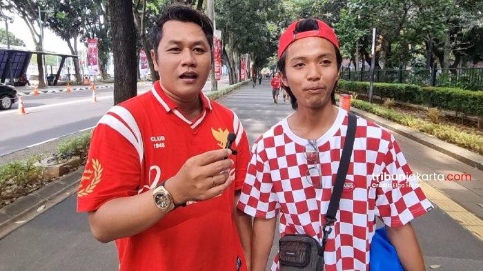 PAKAI UANG THR - Ami dan Rouhan sengaja terbang dari Samarinda ke Jakarta menggunakan uang THR demi bisa menonton langsung timnas di GBK, Selasa (25/3/2025).