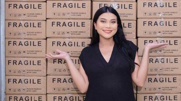 Hanum Mega unggah bukti perselingkuhan suaminya, Achmad Herlambang.