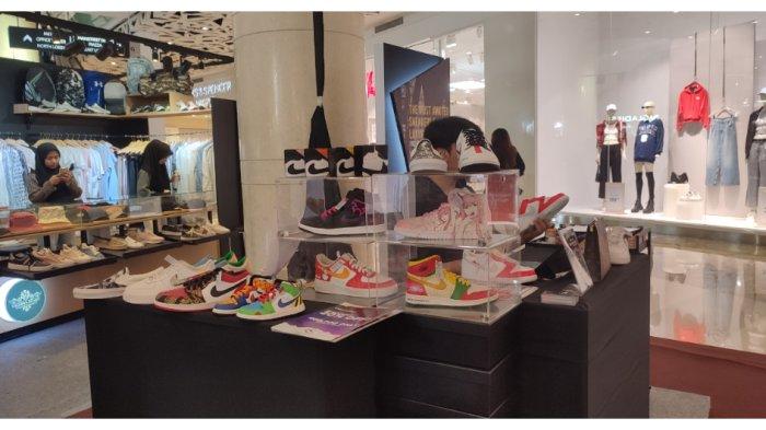 Irressneakers & Luxury Bazaar di Atrium Mal Gandaria City, Kebayoran Lama, Jakarta Selatan, Rabu (6/9/2023).