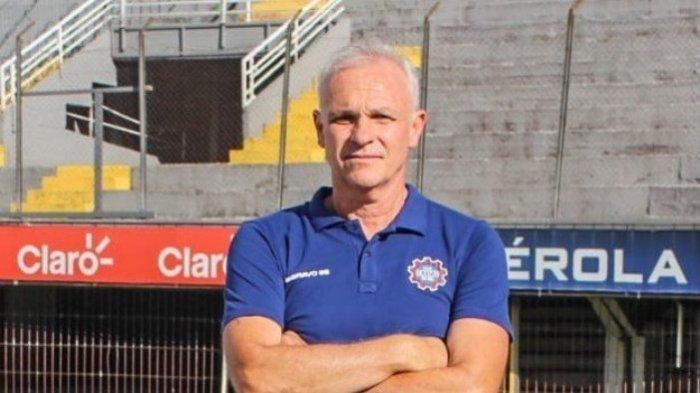 Joel Cornelli pelatih baru Arema FC.