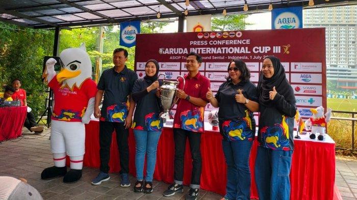Jumpa pers turnamen sepak bola usia muda bertafar internasional, Garuda International Cup Edisi III. Garuda Cup International 2023 akan bergulir di ASIOP Training Ground (ATG), Sentul, Bogor, Jawa Barat, pada 6-9 Juli 2023. 