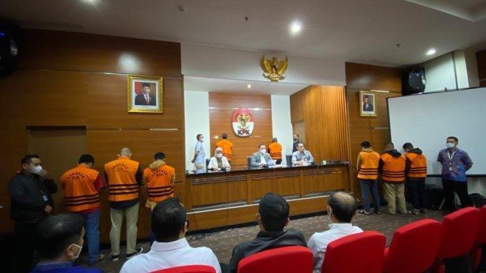 Di balik OTT KPK di Cilacap: Berawal dari instruksi pengumpulan THR hingga bupati jadi tersangka