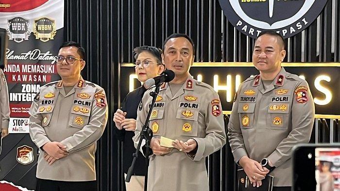 Kadiv Humas Polri Irjen Sandi Nugroho, Kamis (30/5/2024) - Mabes Polri memberi penjelasan terkait hilangnya dua Daftar Pencarian Orang (DPO) di kasus pembunuhan Vina-Eky Cirebon.