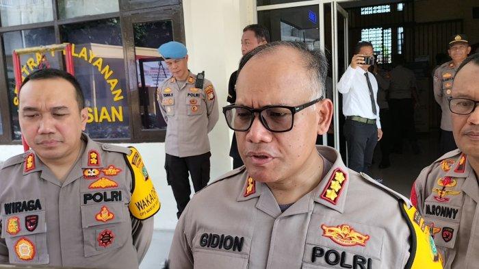 Kapolres Metro Jakarta Utara Kombes Pol Gidion Arif Setyawan menuturkan kondisi Nur Hikmah belum bisa diinterogasi hingga Selasa (7/11/2023).