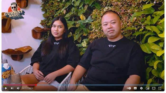 Codeblu dan istrinya