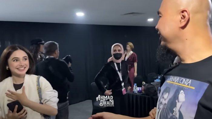 Ketemu Ahmad Dhani, terekam tingkah lucu Syifa Hadju gelagapan ditanya kapan menikah dengan El Rumi.
