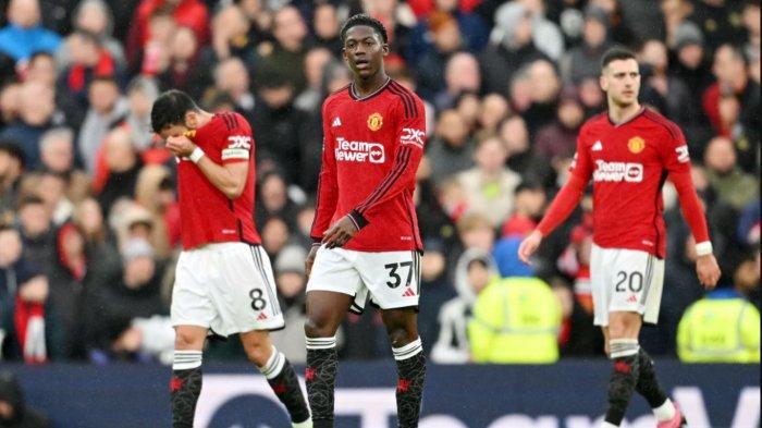 Pemain Manchester United Kobbie Mainoo meratapi nasib kalah di kompetisi Liga Inggris.
