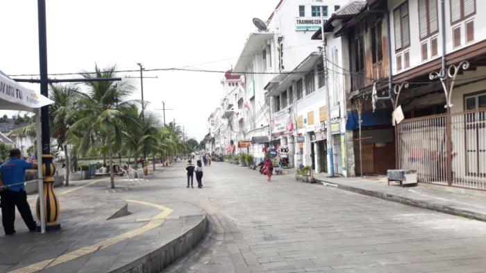 Kondisi Kota Tua sisi dekat Kali Besar, Jakarta Barat.