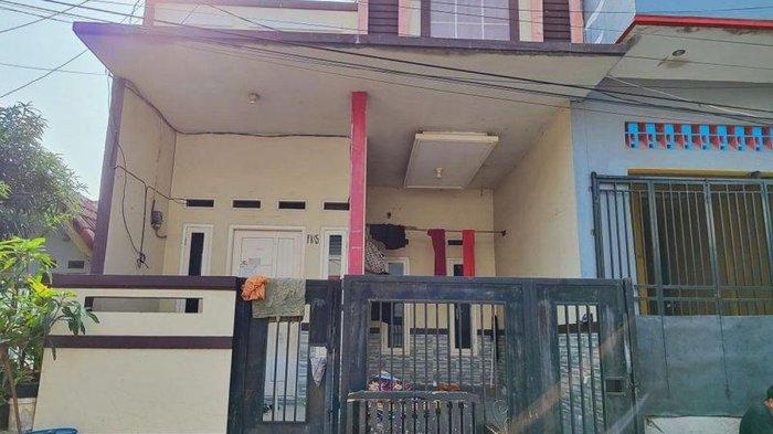 Rumah kontrakan di Perumahan Villa Mutiara Gading, Jalan Piano 9, Blok F5 Kelurahan Setia Asih, Kecamatan Tarumajaya, Kabupaten Bekasi, Jawa Barat ini diduga jadi penampungan penjualan ginjal jaringan internasional, Rabu (21/6/2023).
