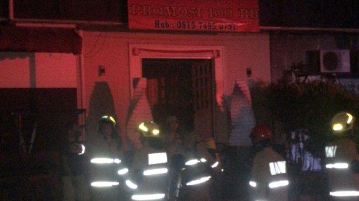 Korban selamat dari kebakaran Hotel G2 Melawai di Jalan Panglima Polim V, Kebayoran Baru, Jakarta Selatan, gemetar ketakutan.