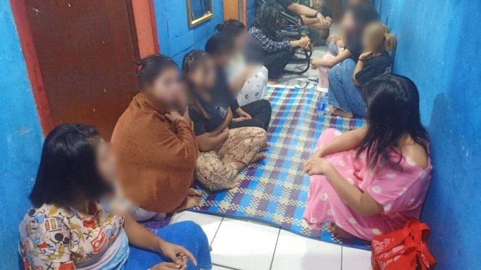 Kos-kosan tempat penampungan sejumlah wanita pekerja seks komersial (PSK) di kawasan lokalisasi Gang Royal,Penjaringan, Jakarta Utara, digerebek polisi pada Selasa (15/8/2023) lalu.