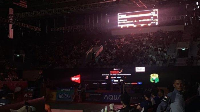 Mati lampu di Istora Senayan, Jakarta, saat tengah menggulirkan ajang Indonesia Open 2023 pada Selasa (13/6/2023)