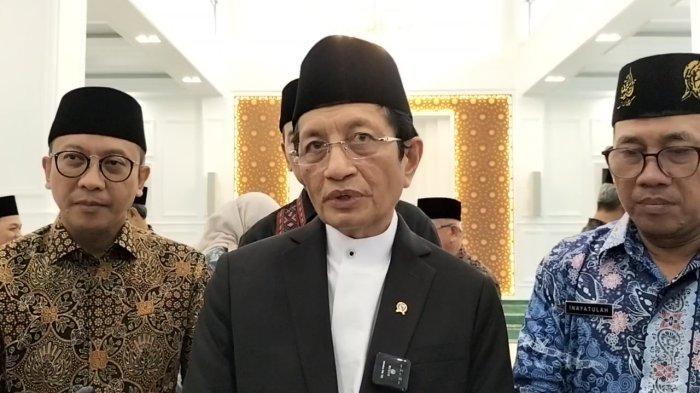 Menteri Agama Nasaruddin Umar saat hadir dan meresmikan Masjid Pendidikan Al-Muhajirin di komplek Sekolah Al-Azhar, Jakapermai, Kota Bekasi, Jumat (20/12/2024).