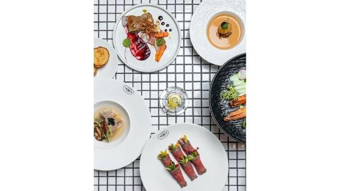 Nubē9 menawarkan berbagai pilihan menu mulai dari makanan khas barat dan korea seperti Grilled Wagyu Tenderloin dan Korean-Style Assorted BBQ Platter.