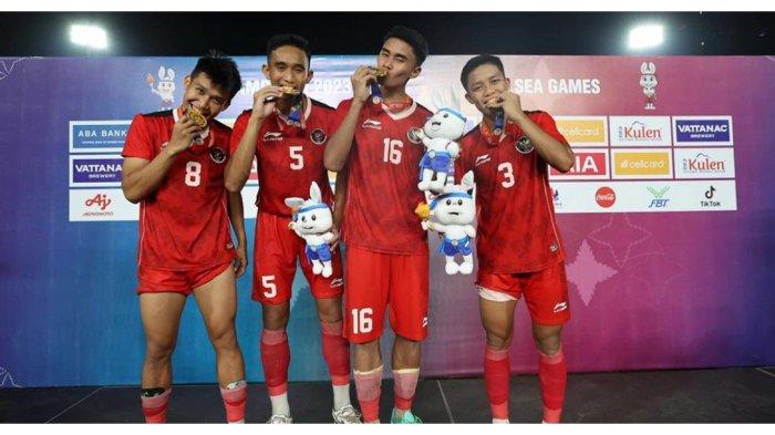 Pemain Persija: Muhammad Ferarri, Ilham Rio Fahmi, Witan Sulaeman, dan Rizky Ridho Ramadhani.