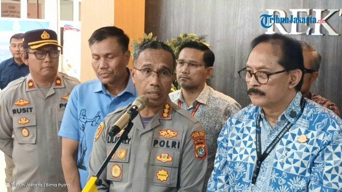 KASUS MAHASISWA UKI TEWAS - Kapolres Metro Jakarta Timur, Kombes Nicolas Ary Lilipaly saat memberi keterangan di UKI, Jumat (7/3/2025).