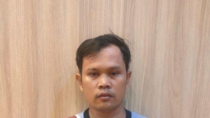Numan (39), tukang cireng tersangka pencabulan anak di bawah umur di wilayah Sunter, Tanjung Priok, Jakarta Utara.
