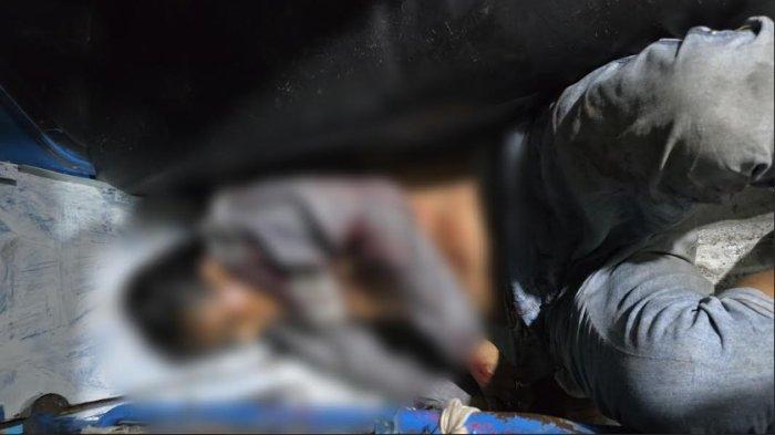 PEMBUNUHAN DI MUARA ANGKE - Seorang nelayan bernama Aripin (38) ditemukan tewas bersimbah darah di tempat pelelangan ikan Muara Angke, Penjaringan, Jakarta Utara, Jumat (13/6/2025) pagi. Aripin diduga dibunuh.