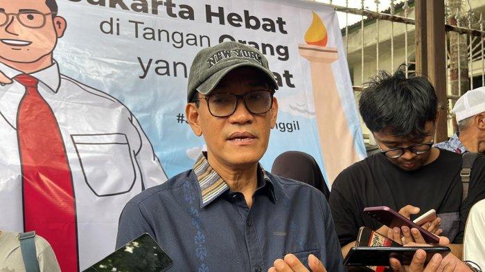 Pakar hukum tata negara Refly Harun saat ditemui di kawasan Kebayoran Baru, Jakarta Selatan, Sabtu (1/6/2024).