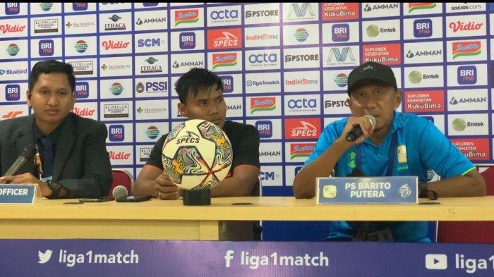 Pelatih Barito Putera, Rahmad Darmawan, saat konferensi pers usai pertandingan kontra Persija Jakarta, di Stadion Patriot Candrabhaga, Bekasi, Jawa Barat, Rabu (22/2/2023)