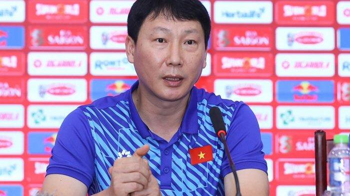 Pelatih Vietnam Kim Sang-sik