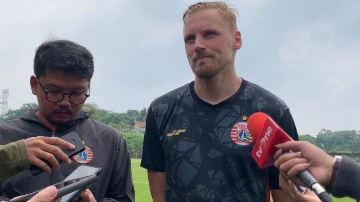 Eks pemain Persija Jakarta, Hanno Behrens (Kanan)