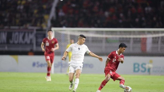 Pemain Timnas Indonesia Pratama Arhan saat laga melawan Argentina di Stadion Utama Gelora Bung Karno (SUGBK) Jakarta, Senin (19/6/2023).
