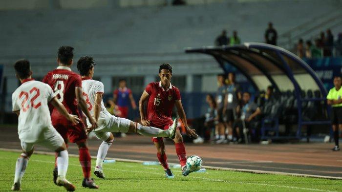 Pemain sayap Timnas Indonesia U-23 Mohammad Haykal saat diturunkan bermain melawan Vietnam di Rayong Provincial Stadium Thailand, Sabtu (26/8/2023) malam WIB