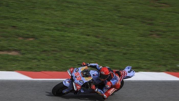 Pembalap Gresini Racing, Marc Marquez, sedang melaju pada sesi sprint MotoGP Portugal 2024, Sabtu (23/3/2024)