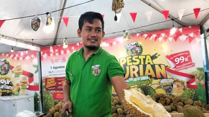 Pesta Durian Lokal menghadirkan varian durian lokal seperti, Medan, Petruk, Bawor selama periode Kemerdekaan mulai dari 1 Agustus – 1 September 2024, buka pukul 10.00 – 22.00 WIB di Sky Garden, lantai 3 Mall Kota Kasablanka. 