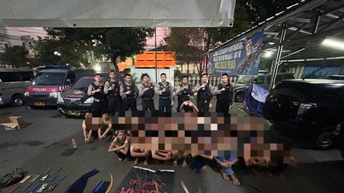 Tim 1 Presisi Polres Metro Bekasi Kota meringkus 19 remaja diduga kelompok gengster yang hendak tawuran di Bekasi Timur, Jumat (3/11/2023).