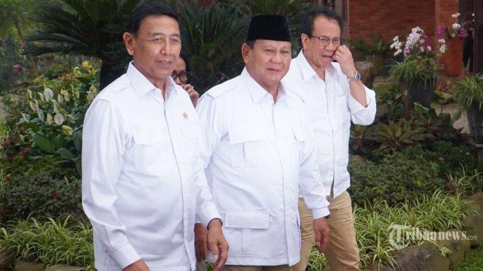Ketua Umum Prabowo Subianto beserta jajaran DPP Partai Gerindra menerima kunjungan Ketua Dewan Pertimbangan Presiden Republik Indonesia, Jenderal TNI (Purn) Wiranto di Padepokan Garuda Yaksa Hambalang, Kabupaten Bogor, Jawa Barat, Senin (1/5/2023). Pertemuan tersebut selain silaturahmi dan momen Lebaran 2023, sekaligus kunjungan balasan.