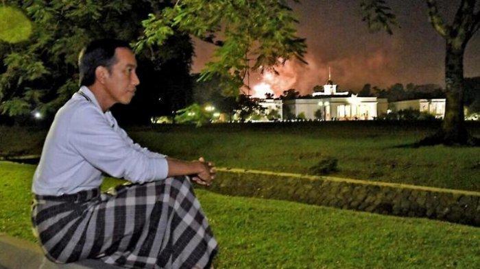 Presiden Joko Widodo merayakan tahun baru di rumah saja. Kini, Jokowi tengah bermanuver psaca pemungutan suara Pilpres 2024. Ia bertemu Surya Paloh dan ingin menemui Megawati Soekarnoputri.