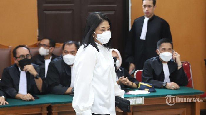 Terdakwa Putri Candrawathi menjalani sidang vonis di Pengadilan Negeri Jakarta Selatan, Senin (13/2/2023). Majelis hakim Pengadilan Negeri Jakarta Selatan (PN Jaksel) menjatuhkan vonis terhadap Putri Candrawathi dengan hukuman 20 tahun penjara dalam kasus pembunuhan terhadap Brigadir J karena dinyatakan bersalah dalam kasus pembunuhan berencana yang menewaskan Brigadir Nofriansyah Yosua Hutabarat atau Brigadir J.